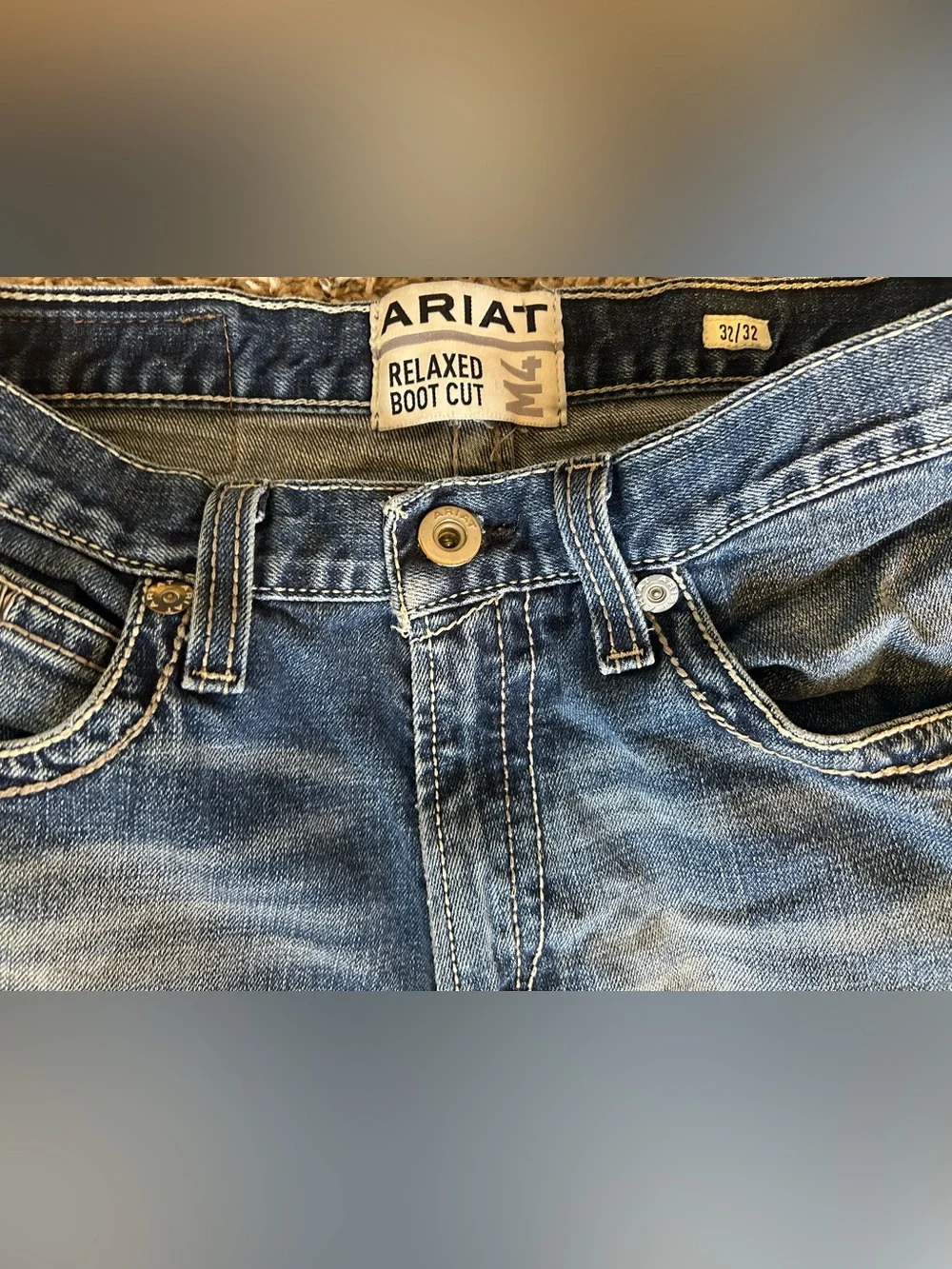ARIAT M4 Relaxed Boot Cut Jeans Mens 32x32 Distressed Blue